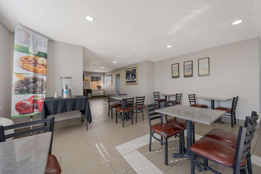 Quality Inn University Area Farmville Restoran gambar